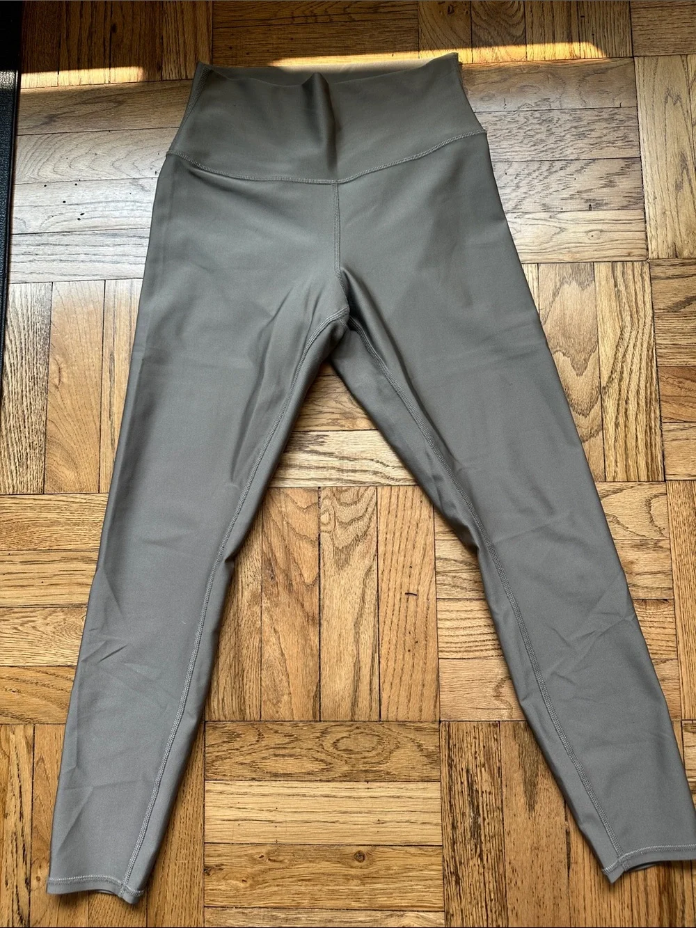 ALO Yoga Airlift 7/8 High-Waist Taupe Performance Leggings